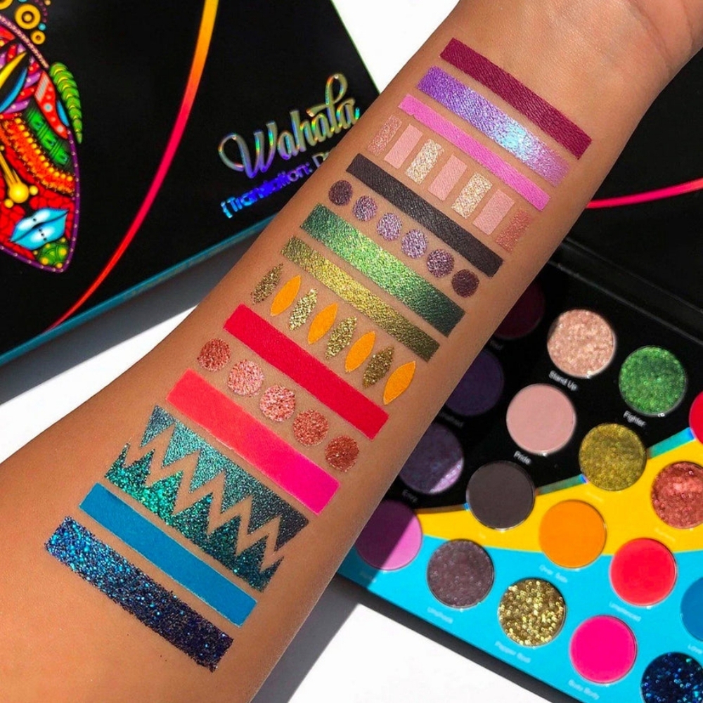 Assorted Makeup - Picture 9 of 16
